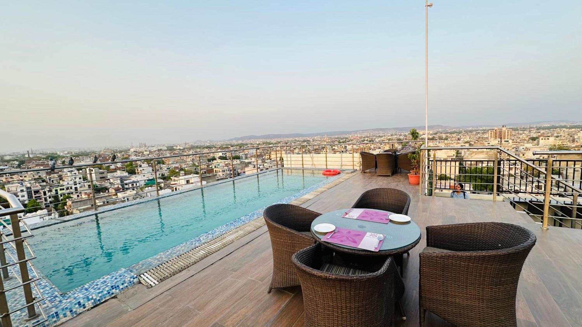 Regenta Hotel 4*