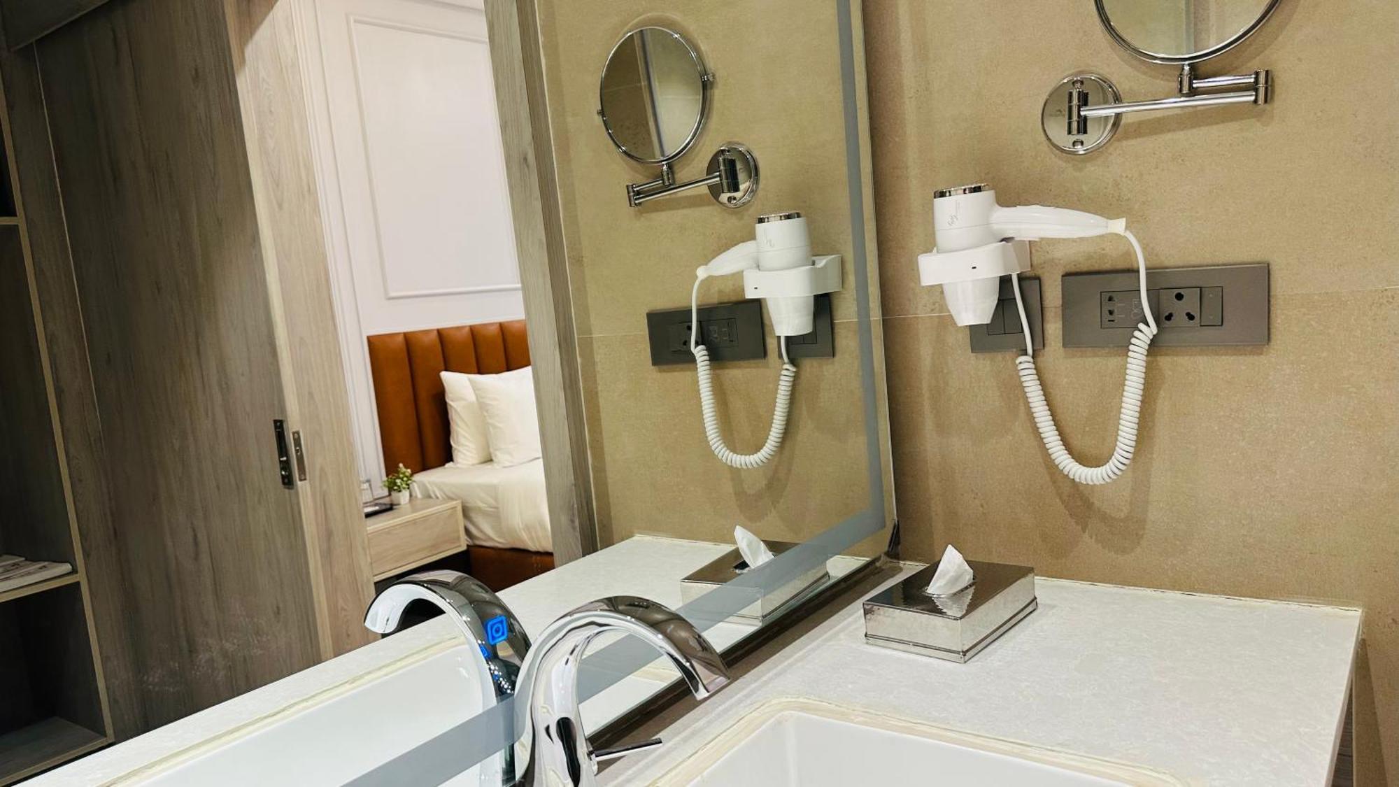 Regenta Hotel 4*