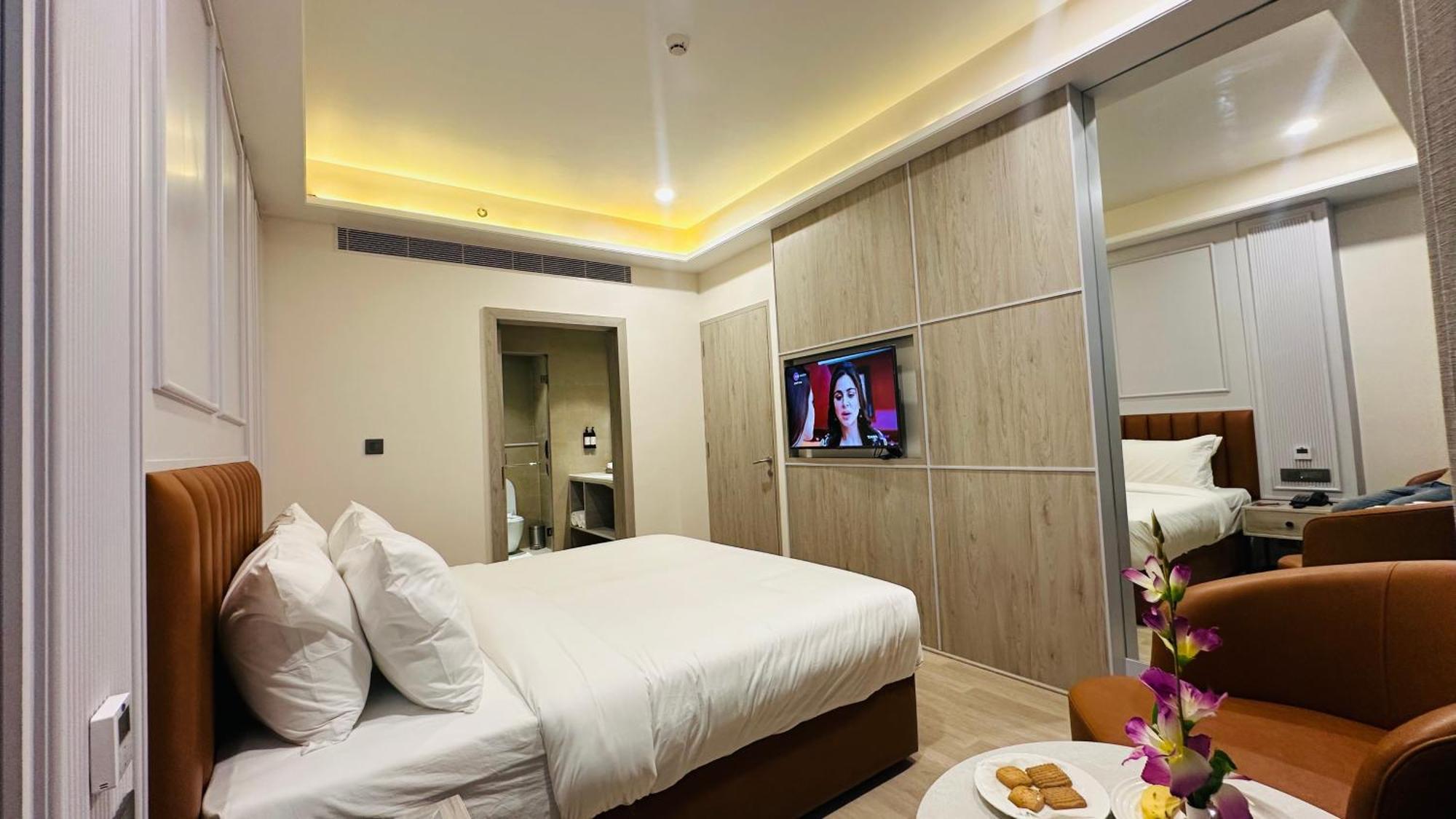 Hotel Regenta 4*
